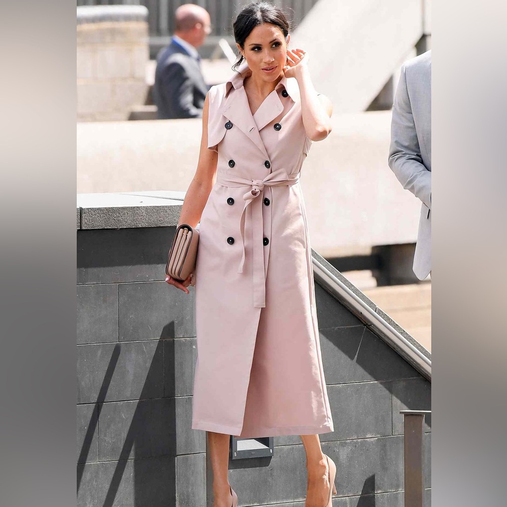Meghan Markle Noni trench dress - Picture 4 of 12